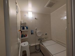 丁寧にお使いの清潔感のある浴室ですが、細部に経年劣化を感じていました